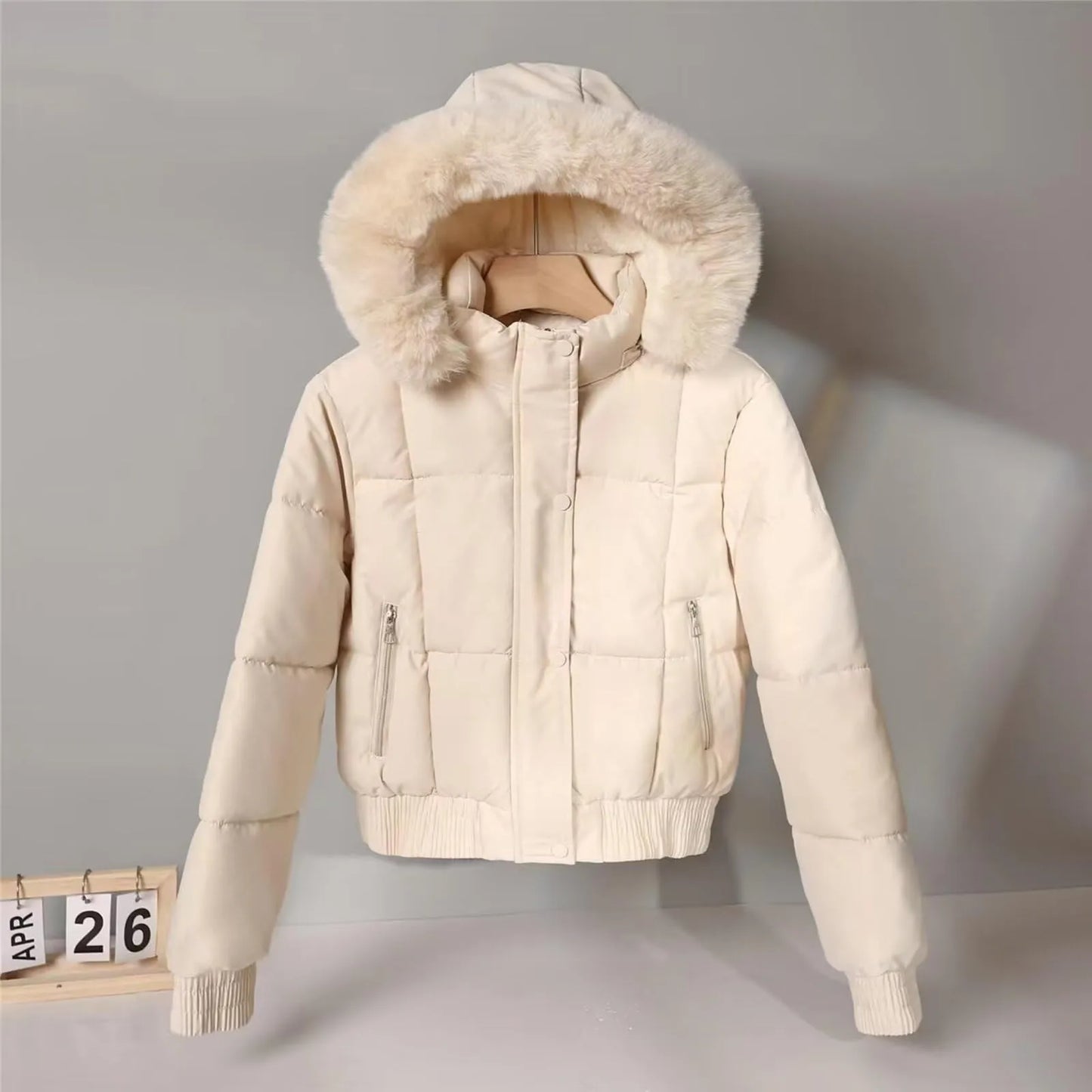 Women‘s Trendy Winter Warm Puffer Jackets Casual Crop Quilted Padded Loose Soft Hooded Coat Light Weight Long Sleeve Outerwear